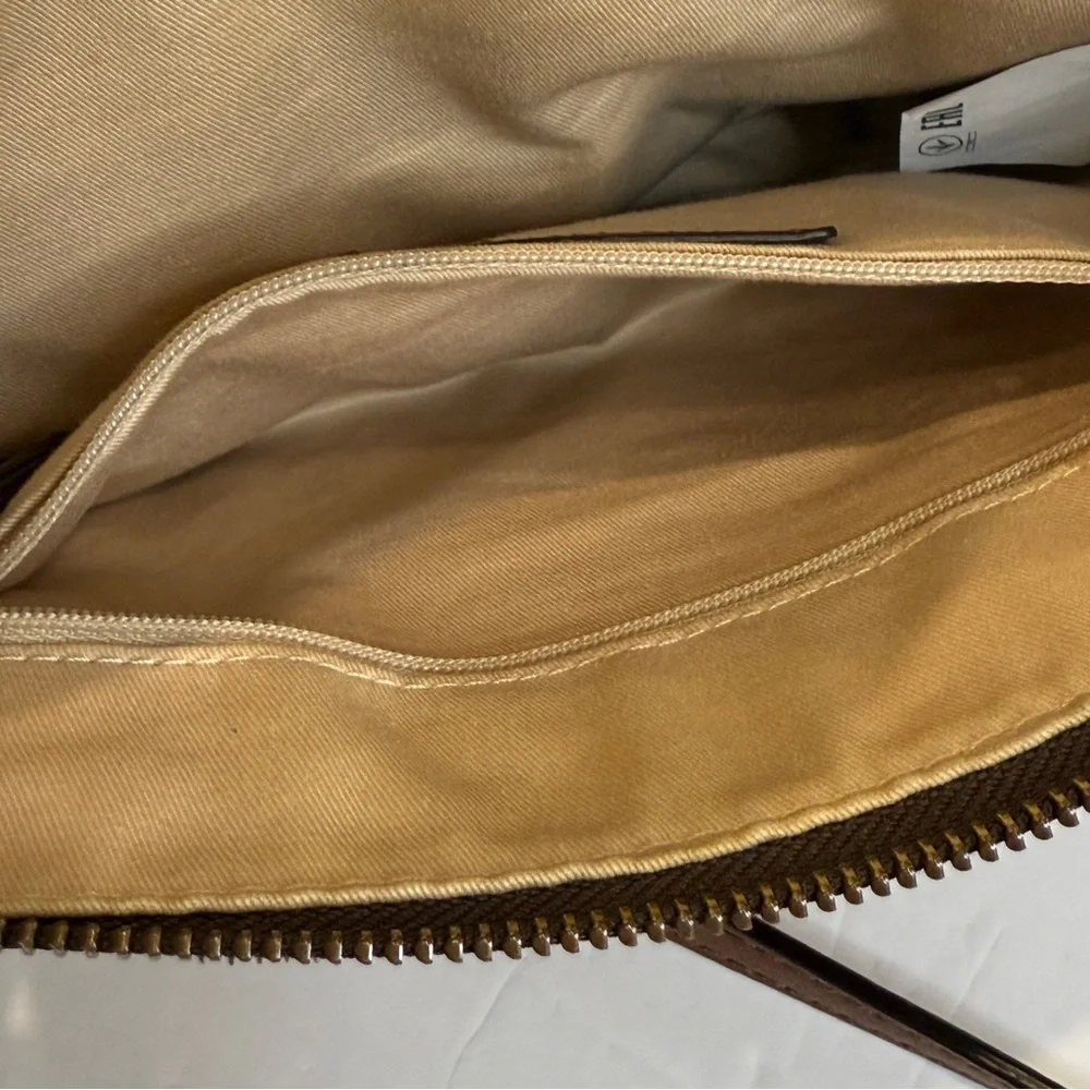 ✨ Banana Republic Chestnut Leather Half Moon Crossbody – Preloved Luxe Classic - Picture 14 of 16